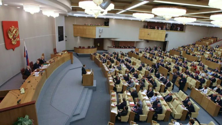 Госдума приняла в первом чтении закон о приеме в вузы на платное обучение.